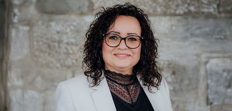 Rebecca Becker, Buchhaltung
