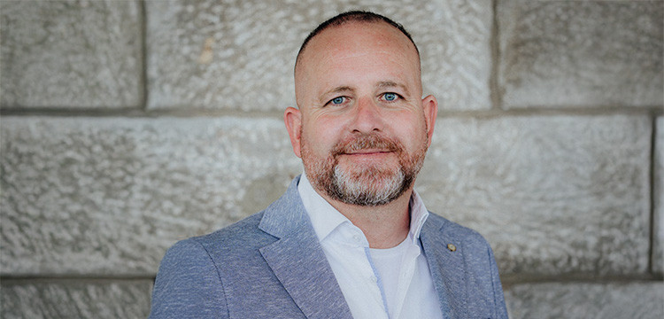 Uwe Becker, Geschäftsleitung